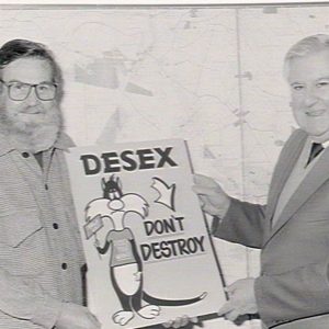 1985 Bill Graham, Cat Protection President & The Hon Kevin Stewart, Minister for Local Government